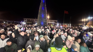 БАТКЕН ШААРЫНДА ЖАҢЫ ЖЫЛДЫК МАЙРАМДЫК ИШ-ЧАРА ӨТҮҮДӨ